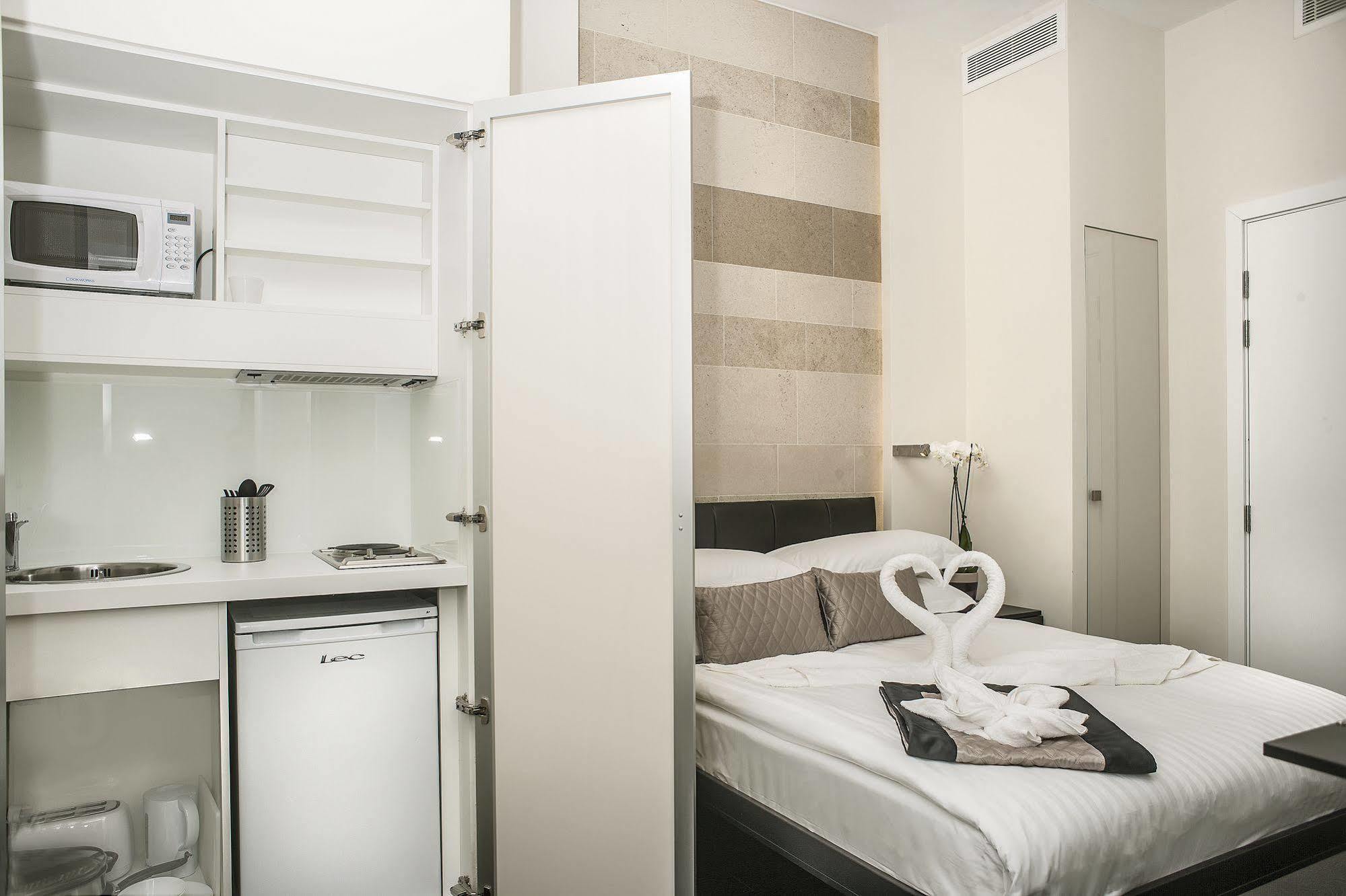 Apart-hotel Nox Golders