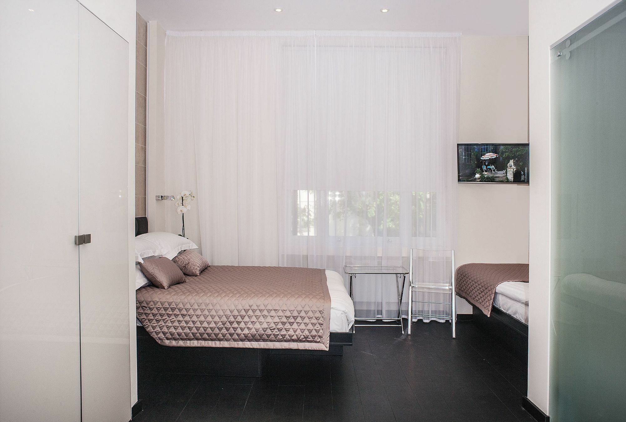 Nox Golders Apart-hotel 4*